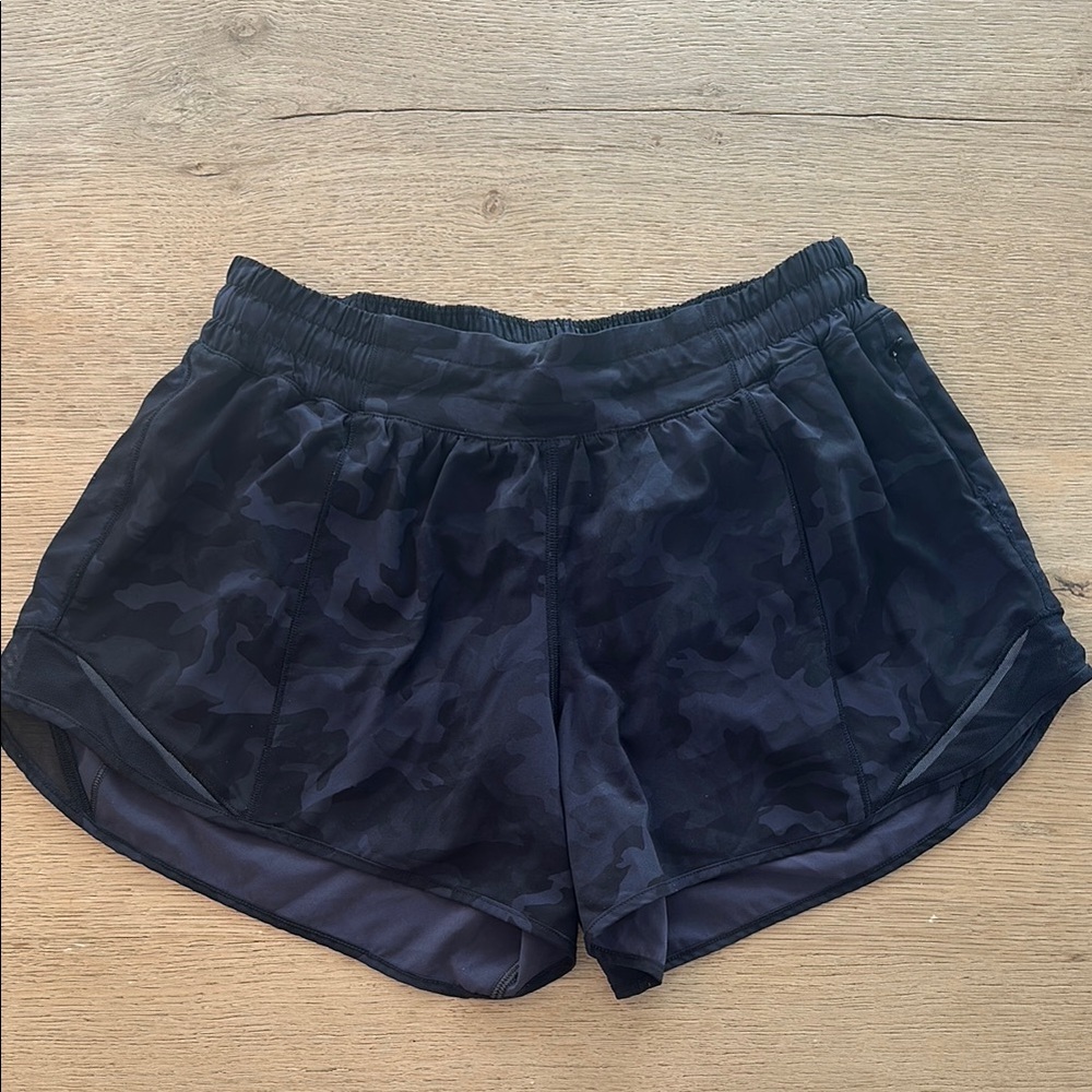 Lululemon Hotty Hot Short in Black Camo